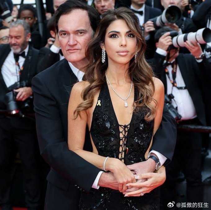 美国电影导演，本博钟爱的昆汀·塔伦蒂诺在加沙战争期间拒绝离开以色列。他娶了一位以