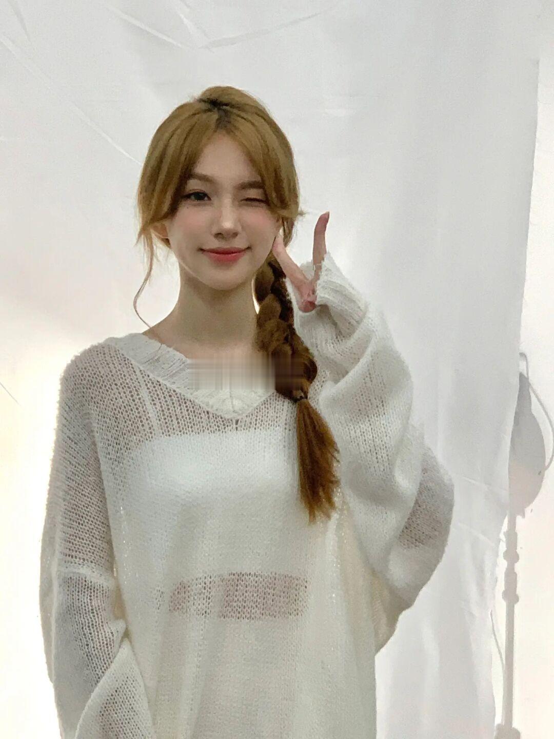 谁家女朋友跑出来啦