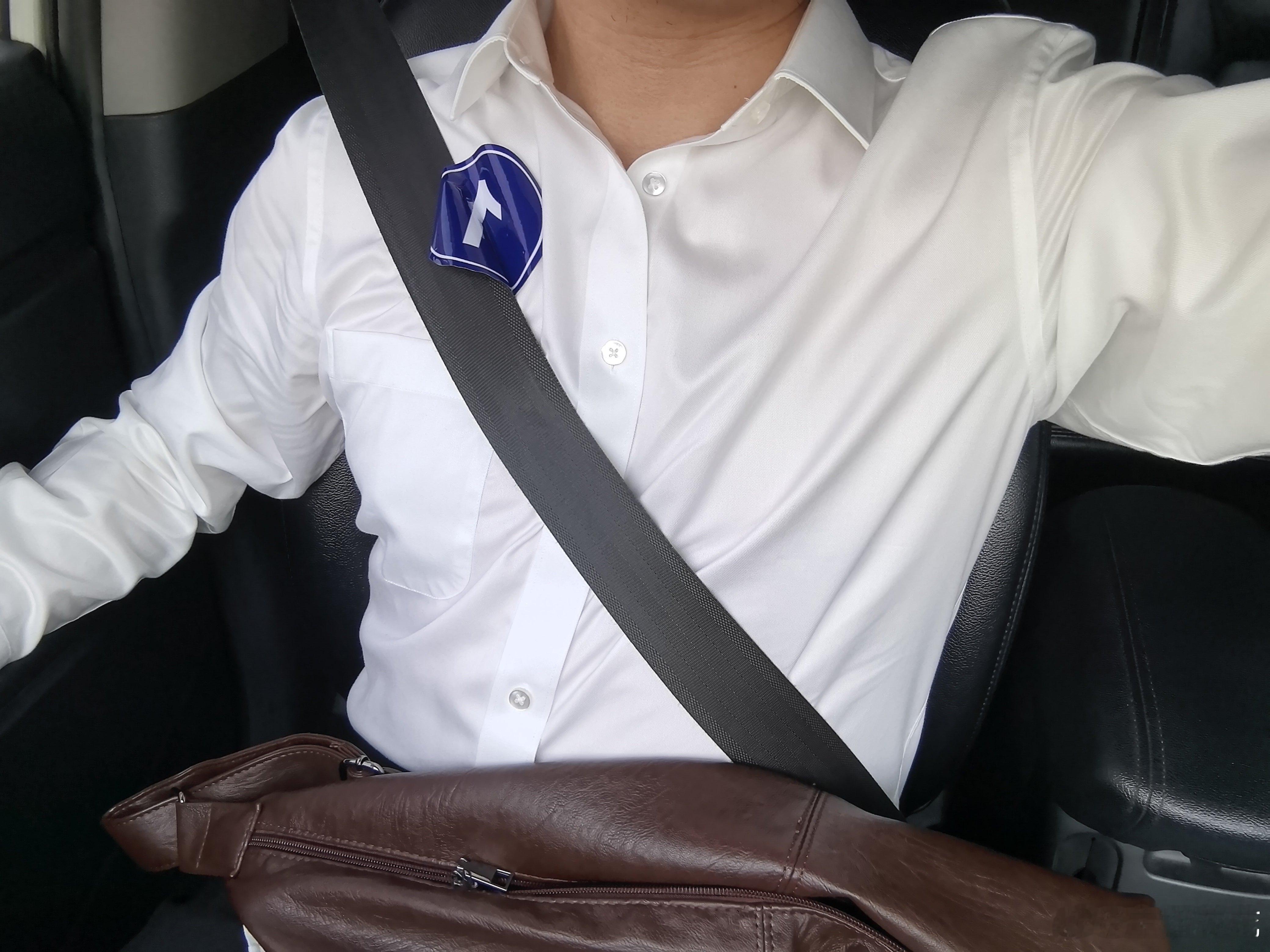 比赛和出去玩在同一天怎么办，没时间换衣服只能做点搭配了