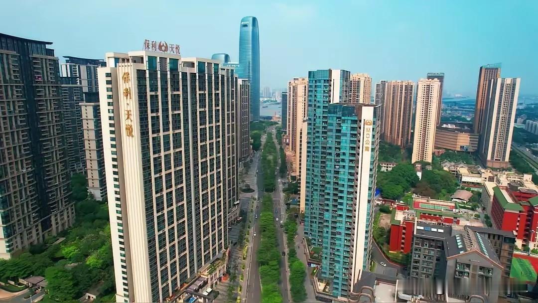 跌麻了！真不是夸张，2026年6月的广州天河楼市，直接把“只涨不跌”的神话撕得粉