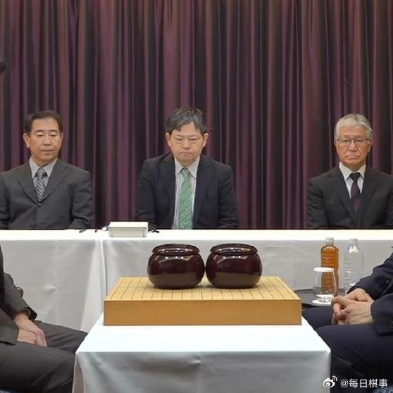 《2026.10.7围棋赛事：日本第52期天元战5番棋首局，井山胜一力辽》 围棋