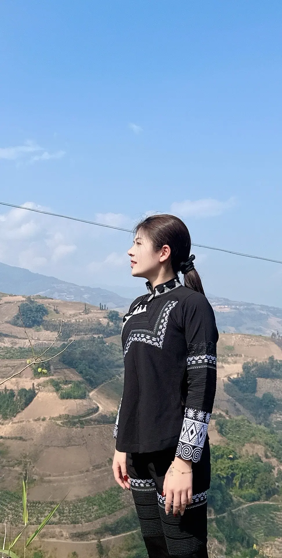 我和山顶的风一样自由