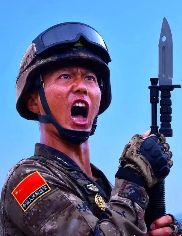 以色列对伊朗发动打击世界并非和平，而是我们生活在一个和平的国家。我国的安全感社会