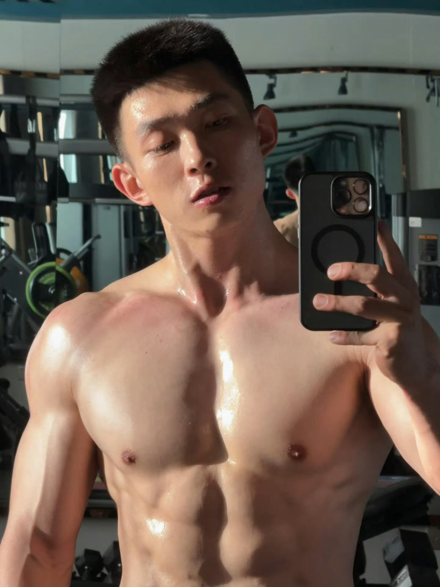 🤳🏻 帅给力