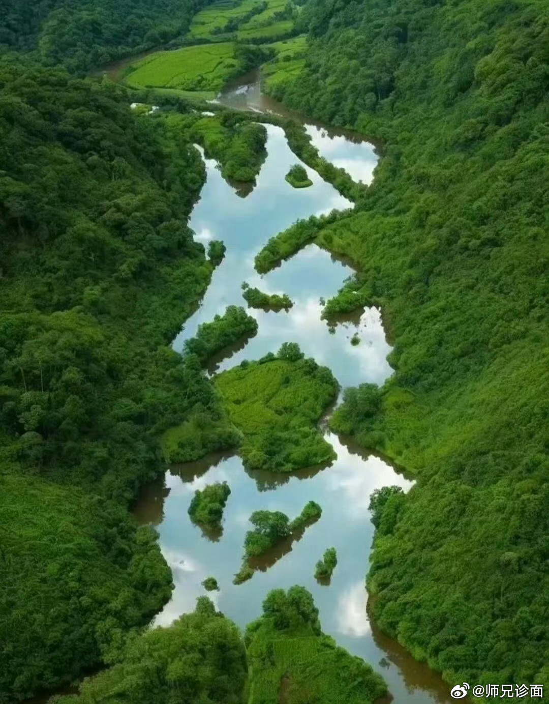 心有所感，意有所念，咱们身边就会产生什么样的事情。你看到了什么，打出来，点赞一起