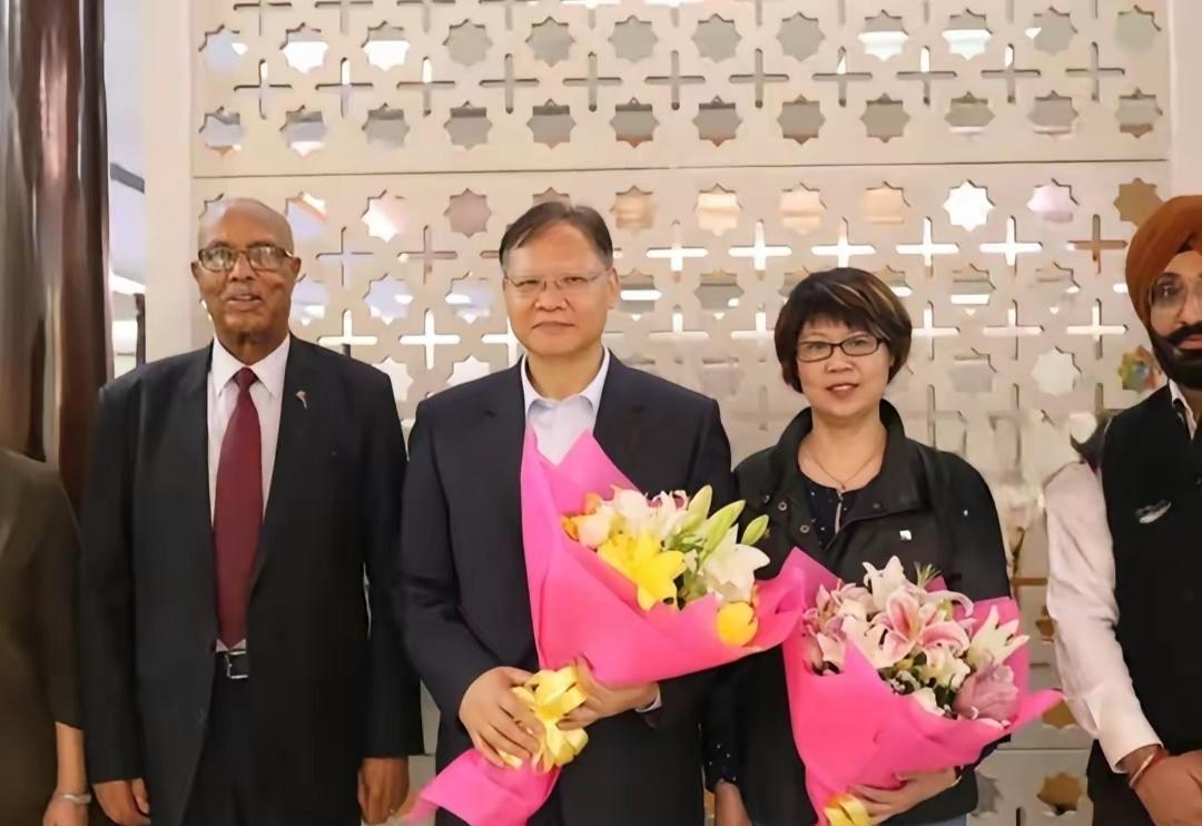 中国也要学习日本，增加入境签证的费用，建议首先考虑增收印度人的入境签证费用！
