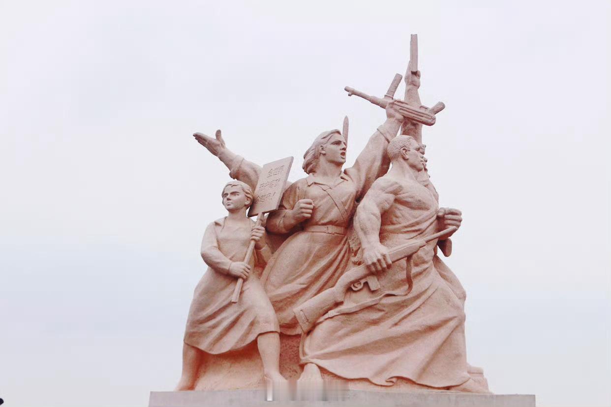 历史上的今天天天晨读1968年12月29日，南京长江大桥正式通车。南京长江大桥是