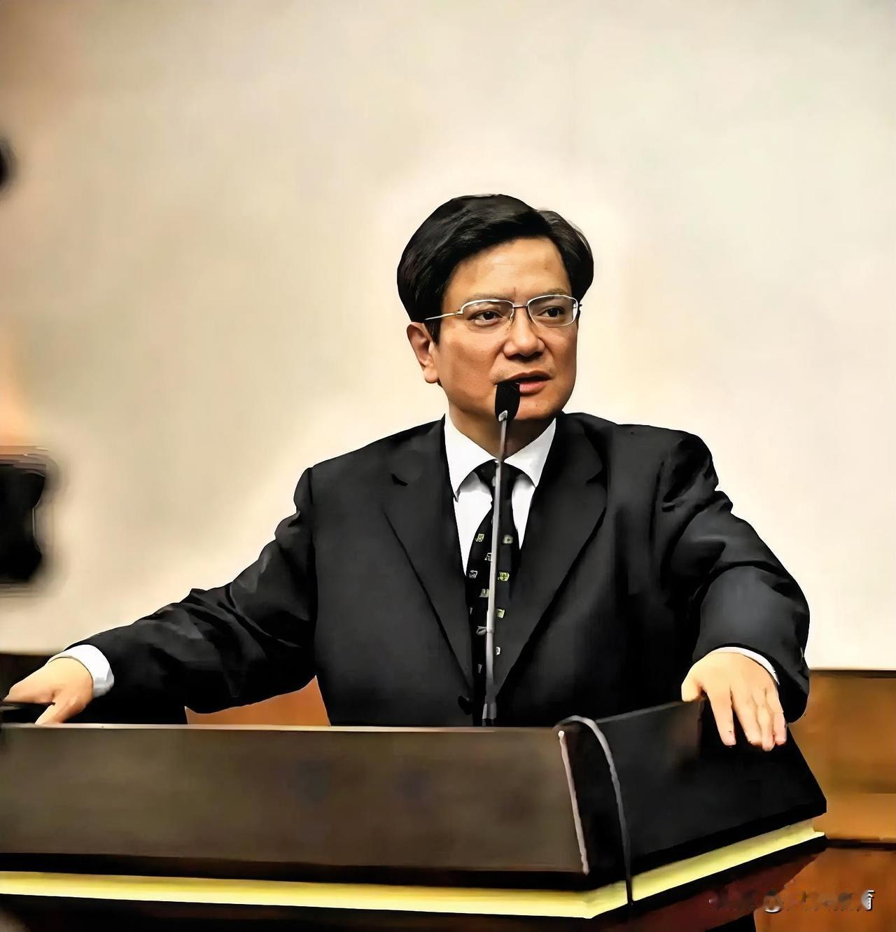 郑强教授不仅在学术界有很高的影响力，在高分子动态流变学领域取得了突破性进展，提出