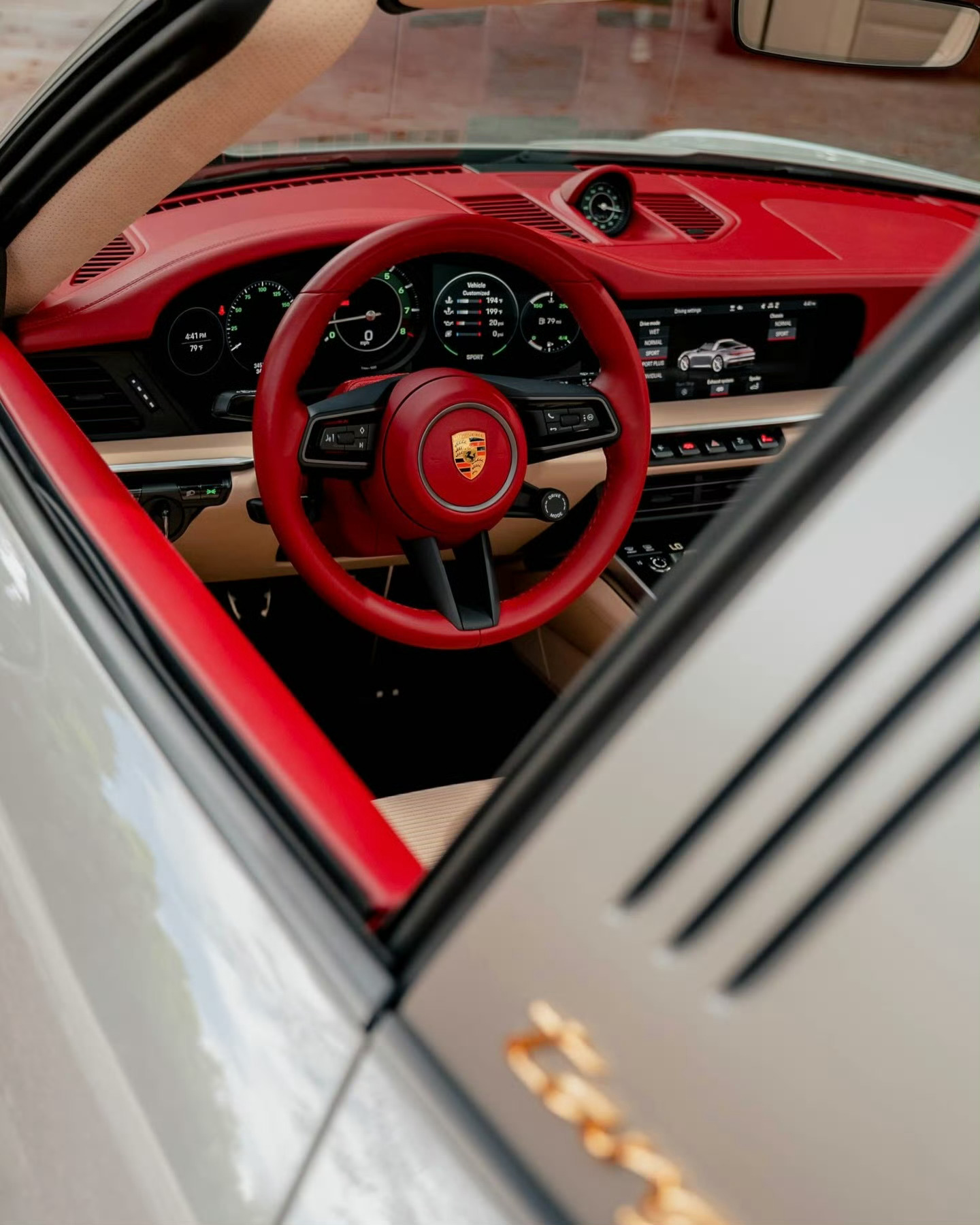 保时捷 911 Targa 4S Heritage Design Edition