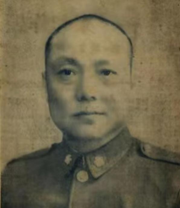 1956年，傅作义几次请求毛主席释放陈长捷，也几次去功德林探望他，然而陈长捷每次