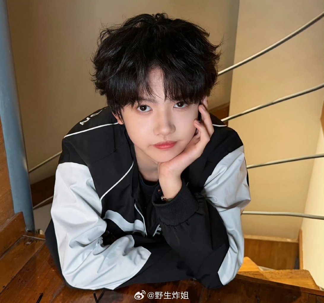 TF家族的四代练习生李煜东跟张奕然，这两家都在发声明跟时代峰峻要求维权啊，这又是