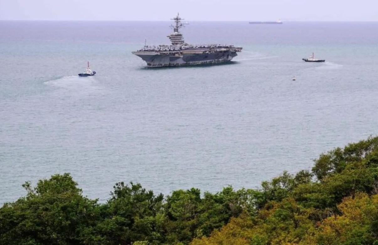 9月2日，美国林肯号航母编队停靠泰国林查班港，五千名水兵获得上岸休假机会，舰艇会