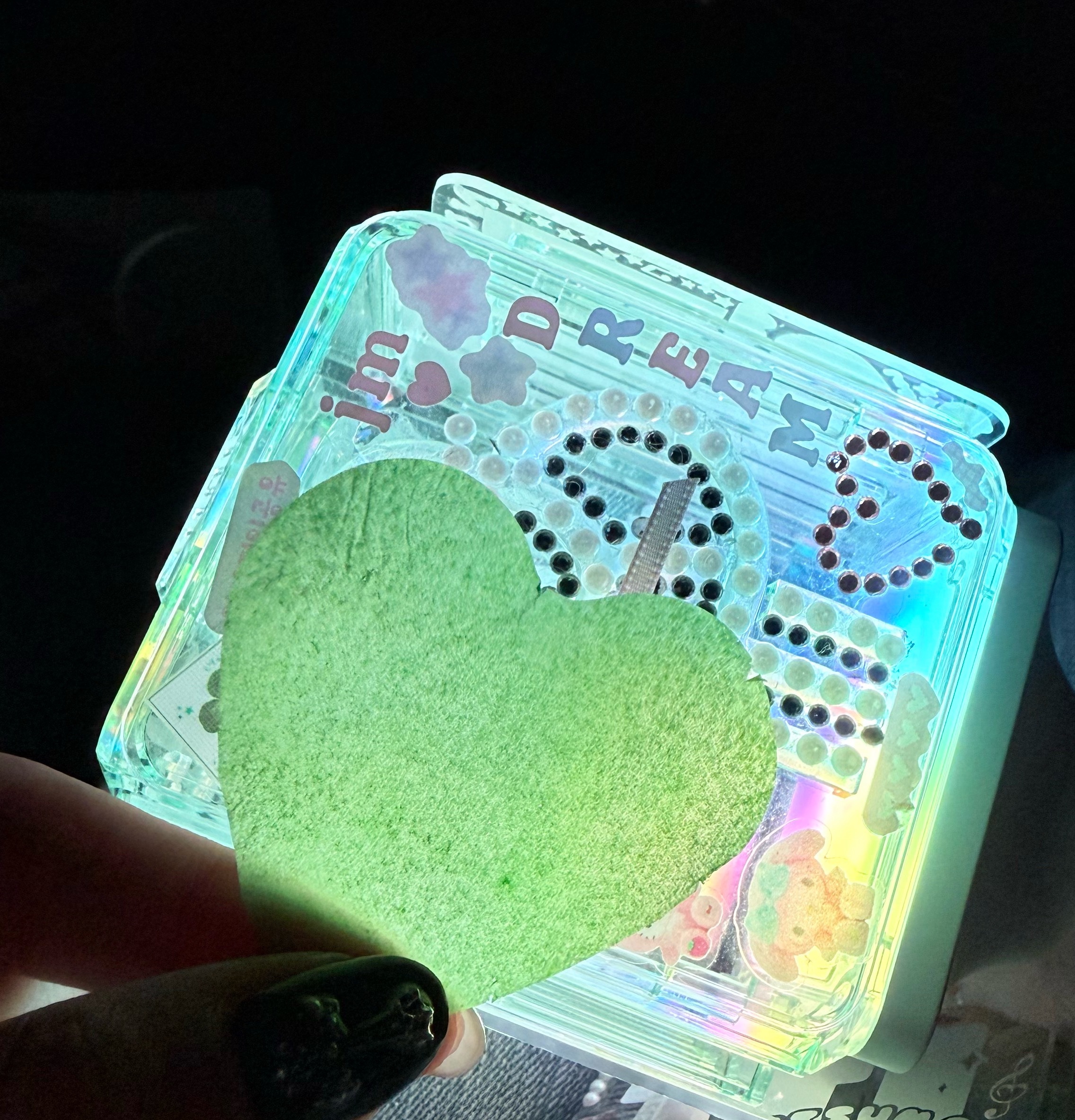 大晚上睡不着 翻视频的时候想起来地租fm散场和朋友抱怨这次不在内场彩带都轮不到我
