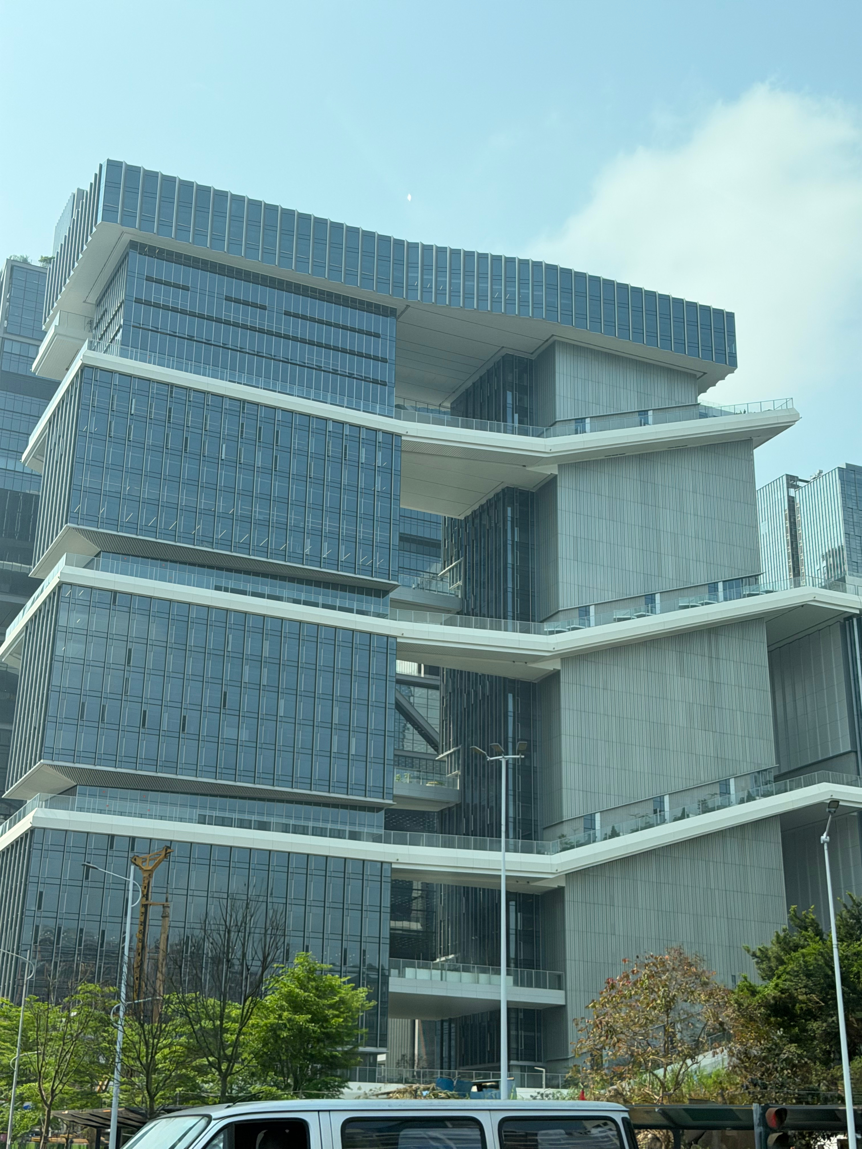 听说TPlink老板赵建军找懂王投诚了？楼上的朋友们，还好吗？ 深圳·普联大厦