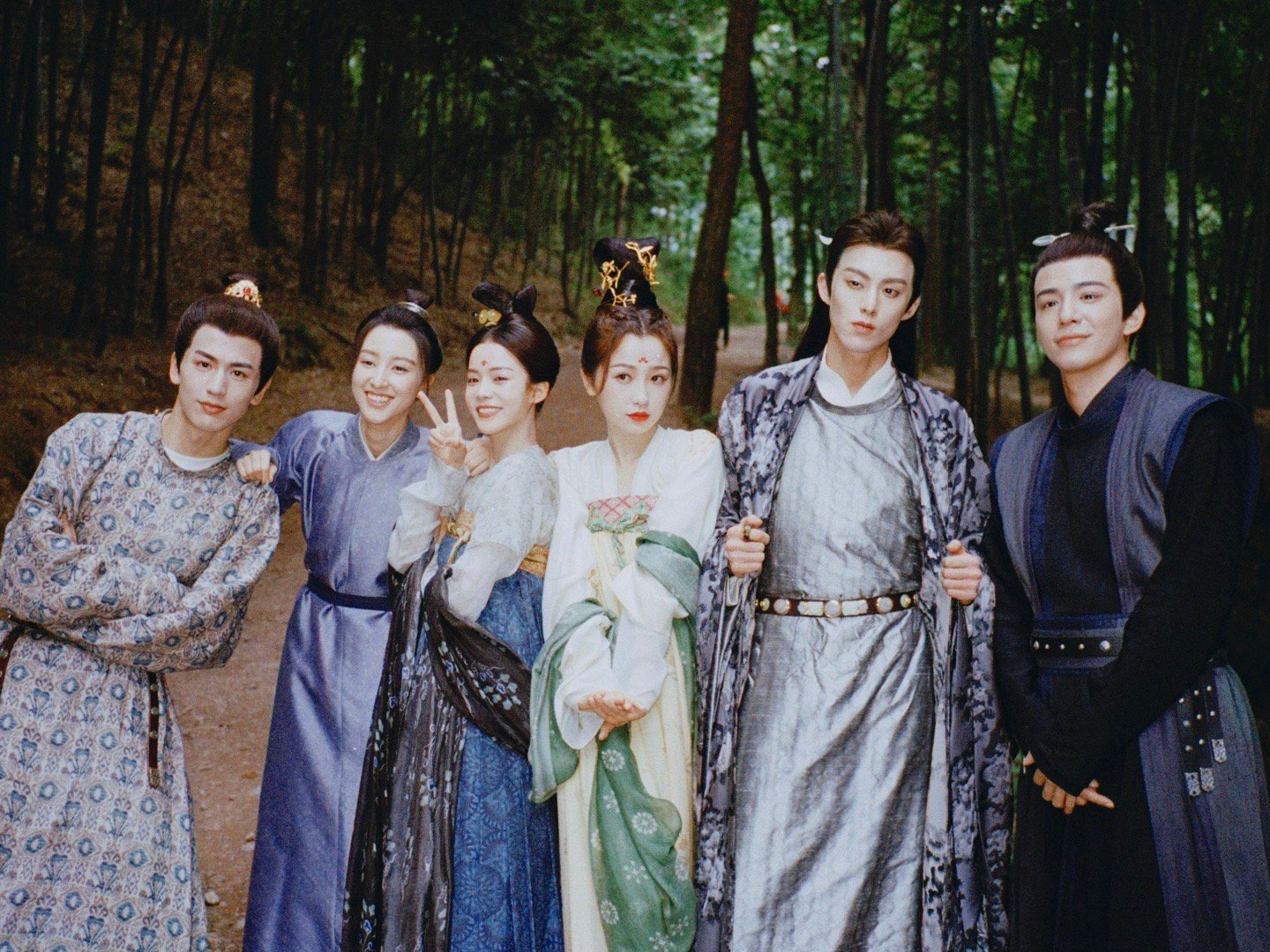   看到苍兰诀的话题就想到了小结黎，结黎的智慧值得被看见，她或许不懂法术，但她的