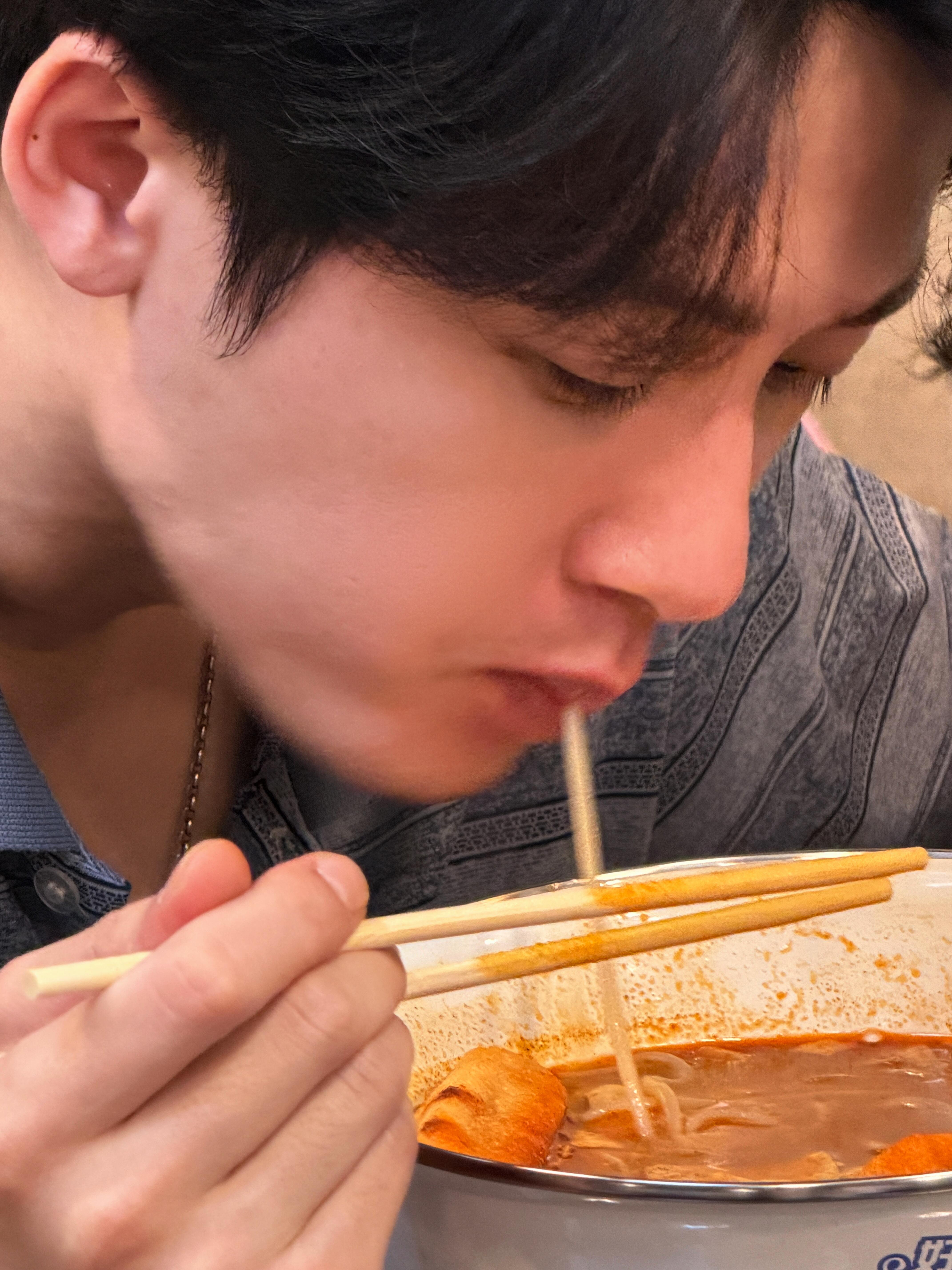 所以亓sir也是螺蛳粉梦男对吗 ​​​