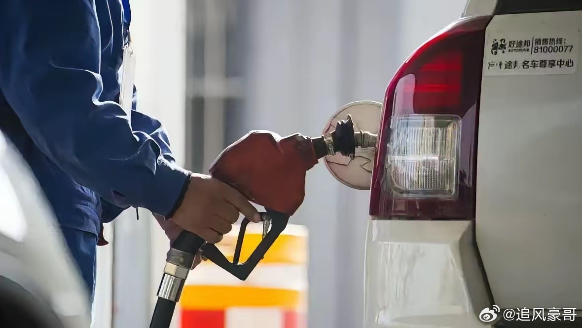 国际油价历史性暴跌国际油价周二暴跌11%，创下2022年以来单日最大跌幅，不过这