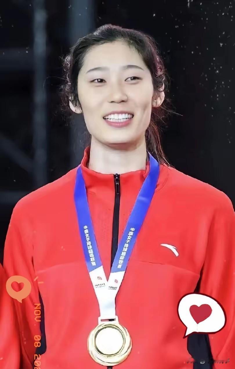 果不其然被我猜中了
朱婷赛后拒绝采访的原因，不是因为心情不好，也不是因为不想接受