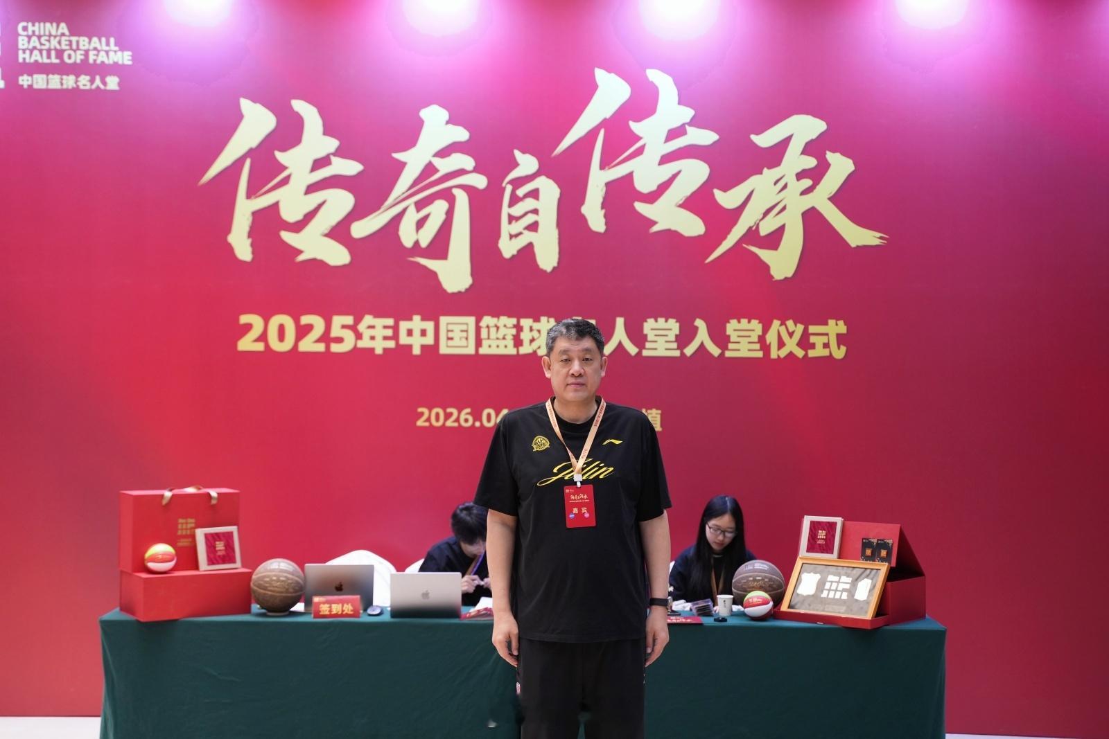 王治郅、孙军、吴庆龙等名宿已经抵达桑植啦，我也快要见到这些功勋前辈了，激动！20