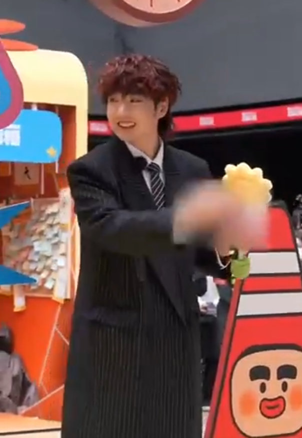 不知道的以为喜人奇妙夜 3 开播了  喜人奇妙夜 2 突然加更了 谁被这波合体惊