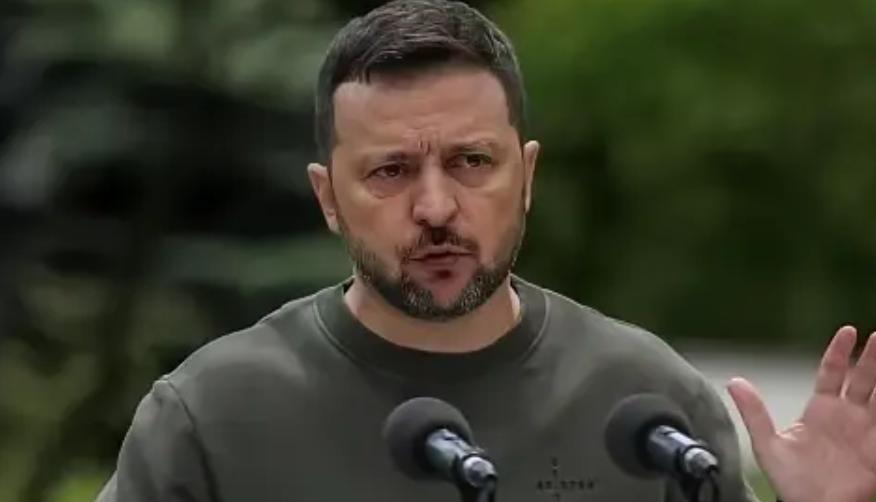 希望乌克兰总统泽连斯基永远这样快乐，最好乌克兰能够樊攻到俄罗斯首都莫斯科，但这种