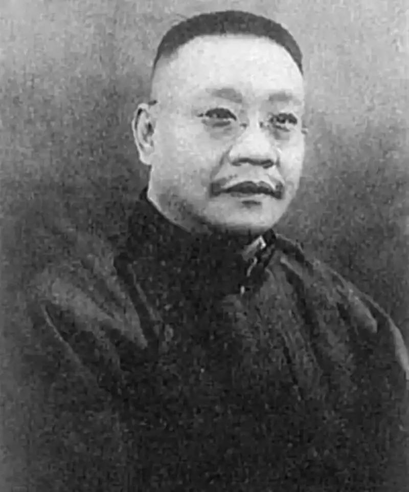 一位情感专家说：“男人到死都要牢记，跟你有过肌肤之亲的女人，你一定要给她花钱，因