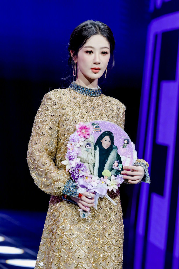 杨紫 大花气质 被杨紫的气场狠狠拿捏！一举一动都透着优雅大气，状态拉满自带光芒，