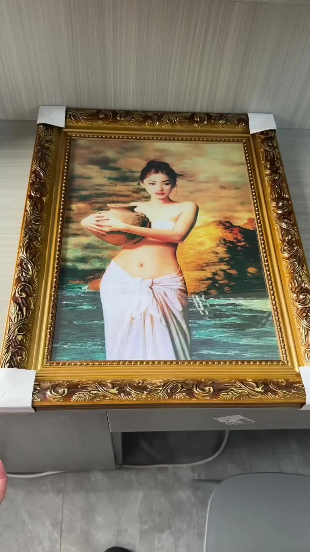 这幅油画应该大家都不陌生，《抱陶女》背后的故事。