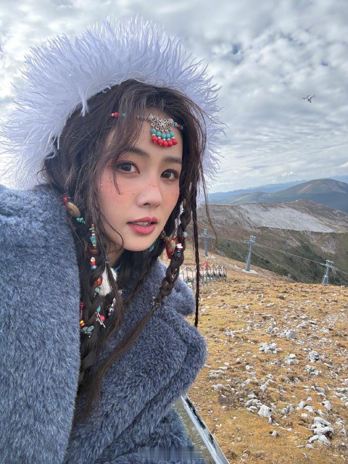 #白鹿云南旅程随拍plog##白鹿这段旅程一定会记很久很久# 白鹿的云南旅程随拍