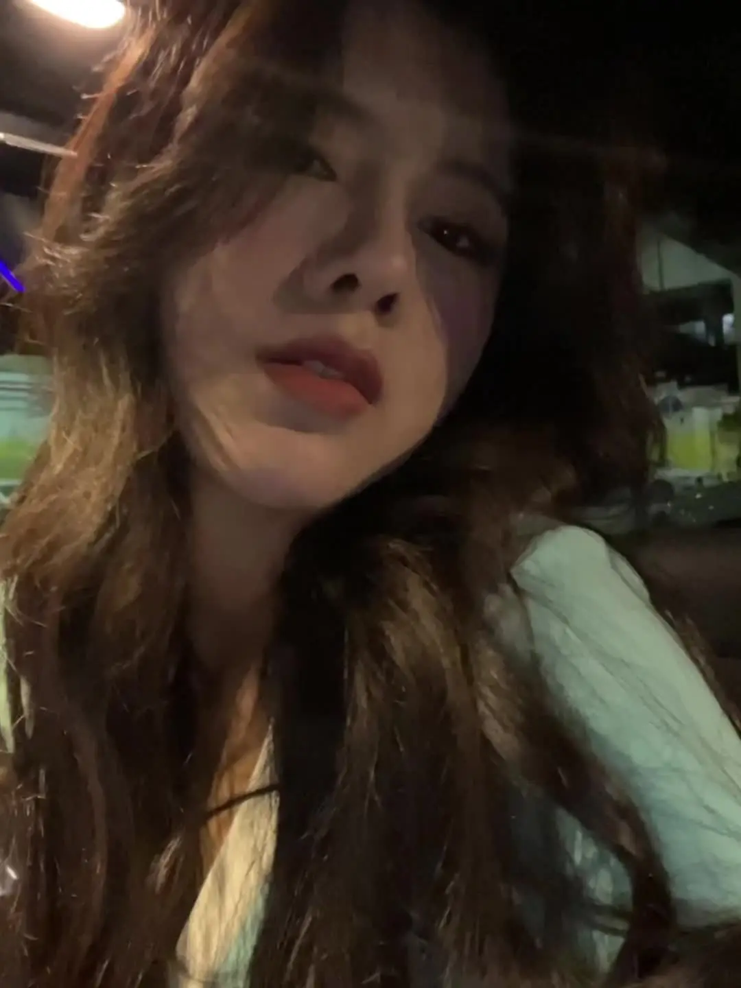 人们永远不会对漂亮女人太绝情