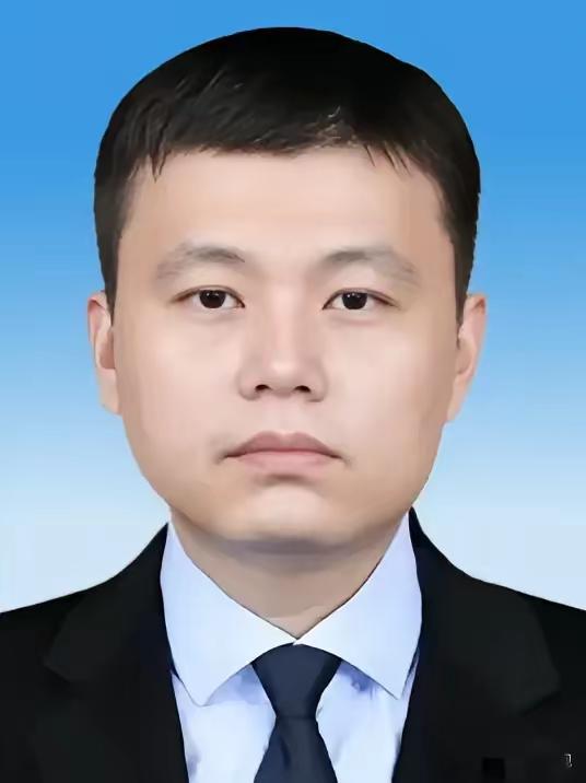 2006年海关公务员突得4100万，一句“写书赚的”藏尽无人知的坚守，
 
20