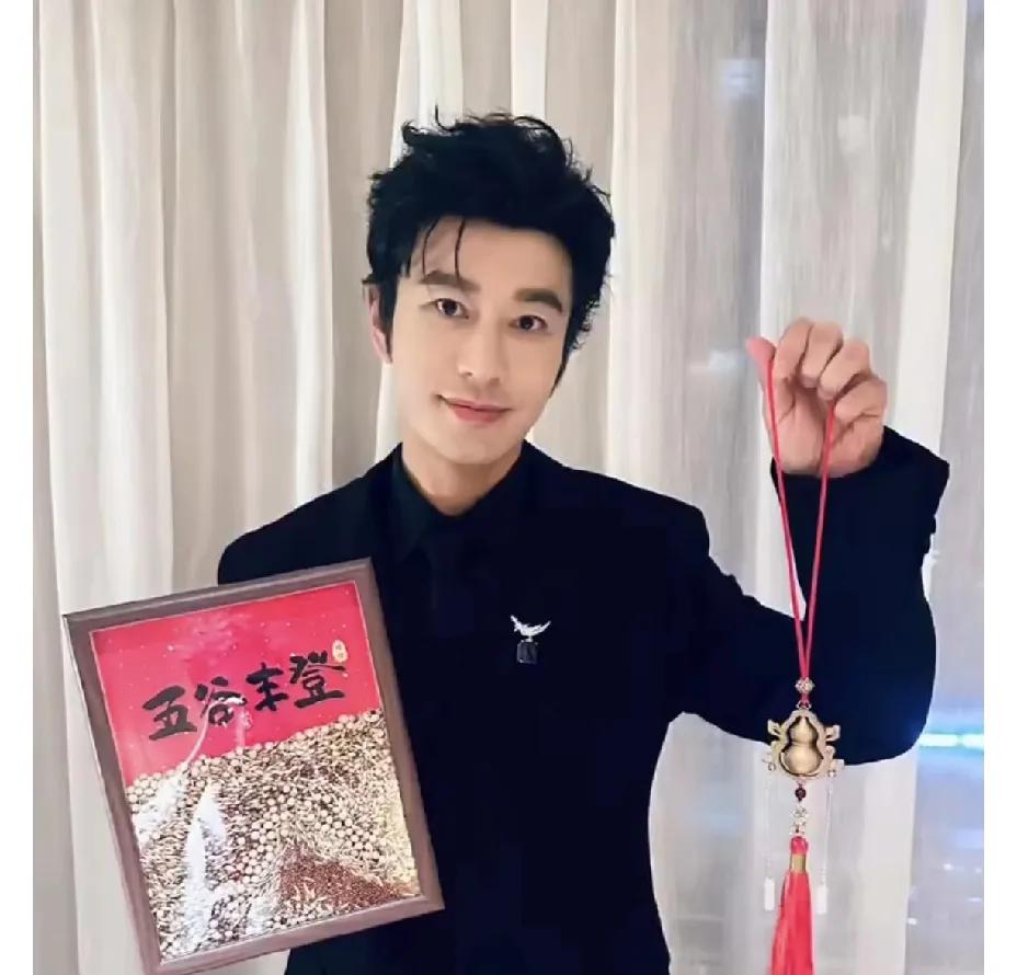 黄晓明，太了不起了！

5月12日晚上，许久未见的黄晓明突然冲上了热搜，原因让人