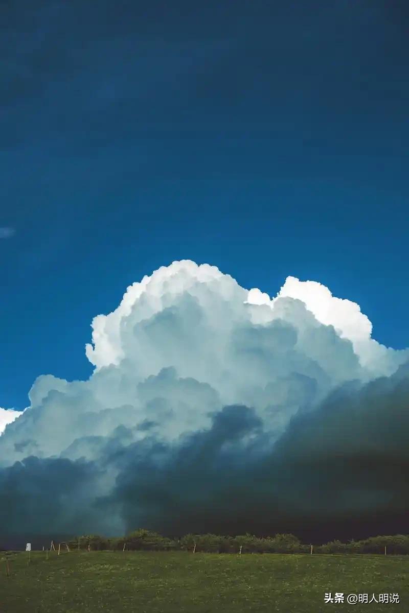 云对水，涌与退对舒与卷，有形对无痕。
云舒云卷云有形
水涌水退水无痕。

第一次