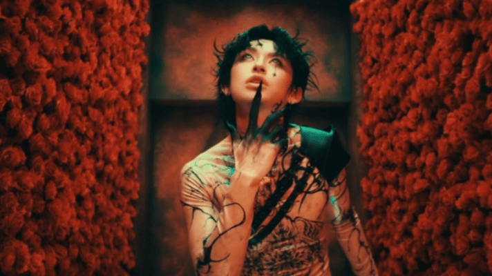 小鬼新专主打曲mv 筹备一整年的《Saturday Night》MV终于登场！每