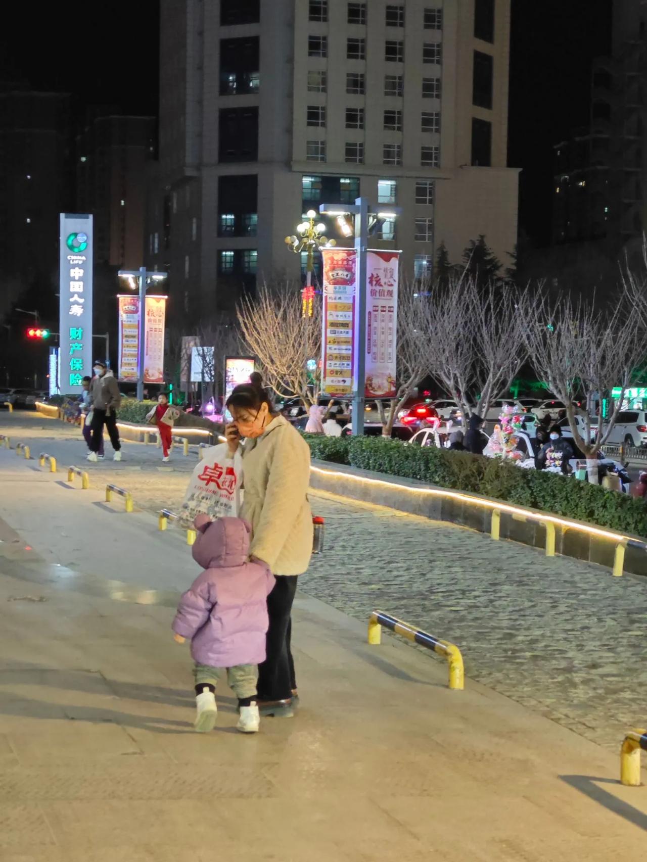 5岁侄女一句话，我带着孩子、老公连夜离开了住了1年的娘家。

我是远嫁， 结婚后