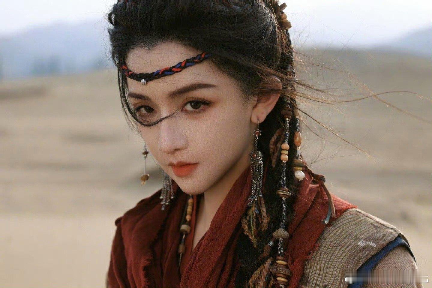 蜜儿你眼瞎但你人美啊 谁懂啊！蜜儿就算看事不清，也完全不影响她的美，《镖人》这个