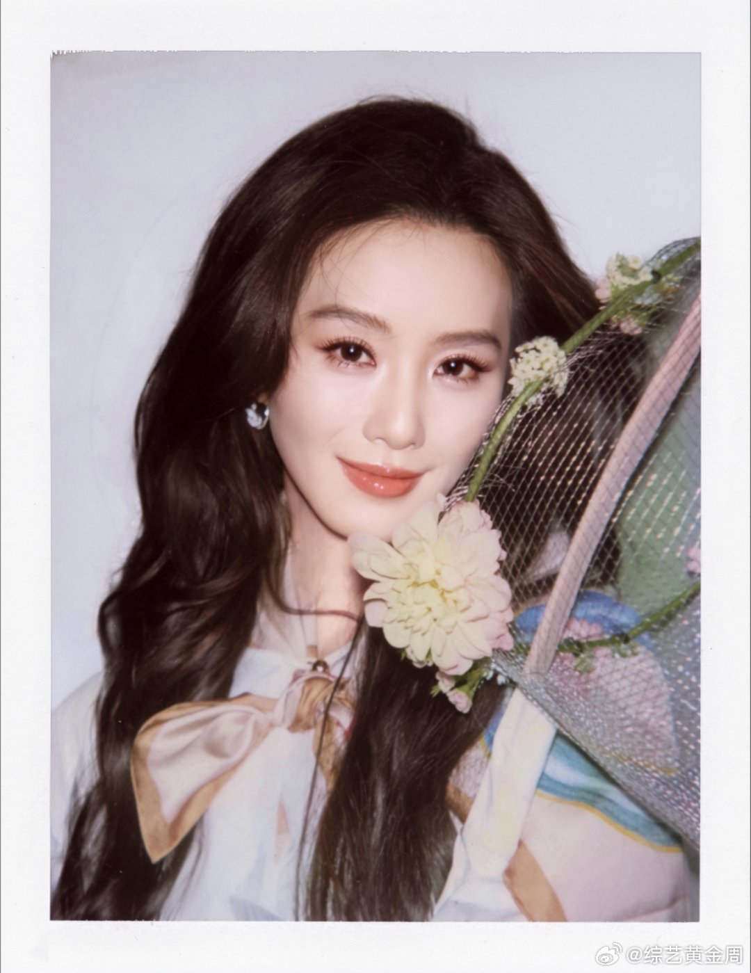 刘诗诗生日捧花撕拉片刘诗诗嘟嘴撕拉片杨幂连续五年为刘诗诗庆生 刘诗诗生日捧花撕拉