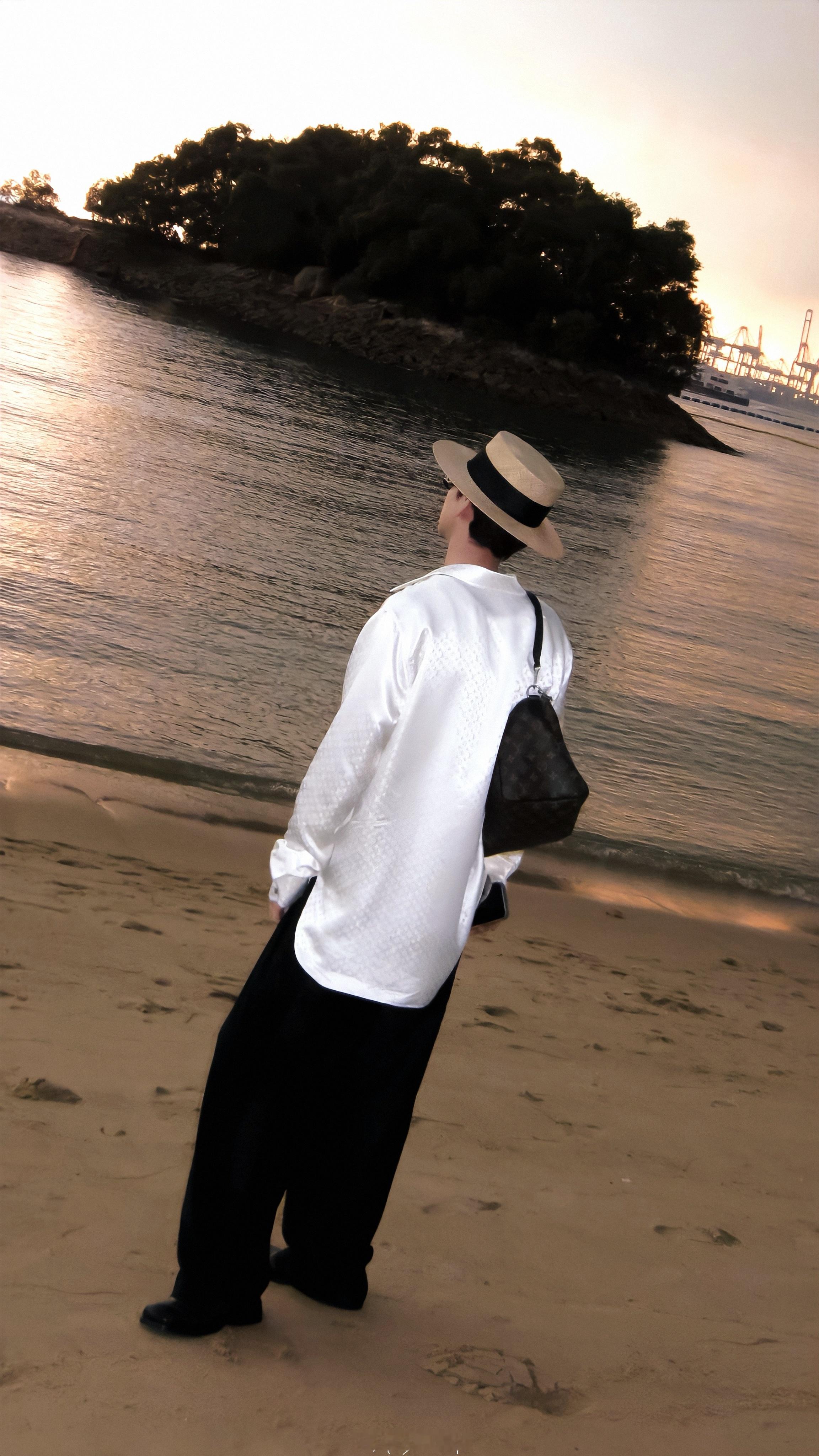 白敬亭 🏝️🌅📸 ​​​