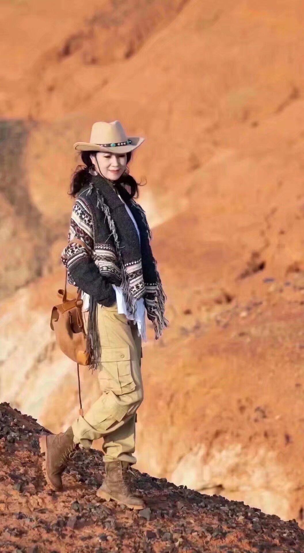 竹本无心，却节外生枝，藕虽有孔，却出淤泥而不染，人生如梦，梦却不随人愿，万般皆是