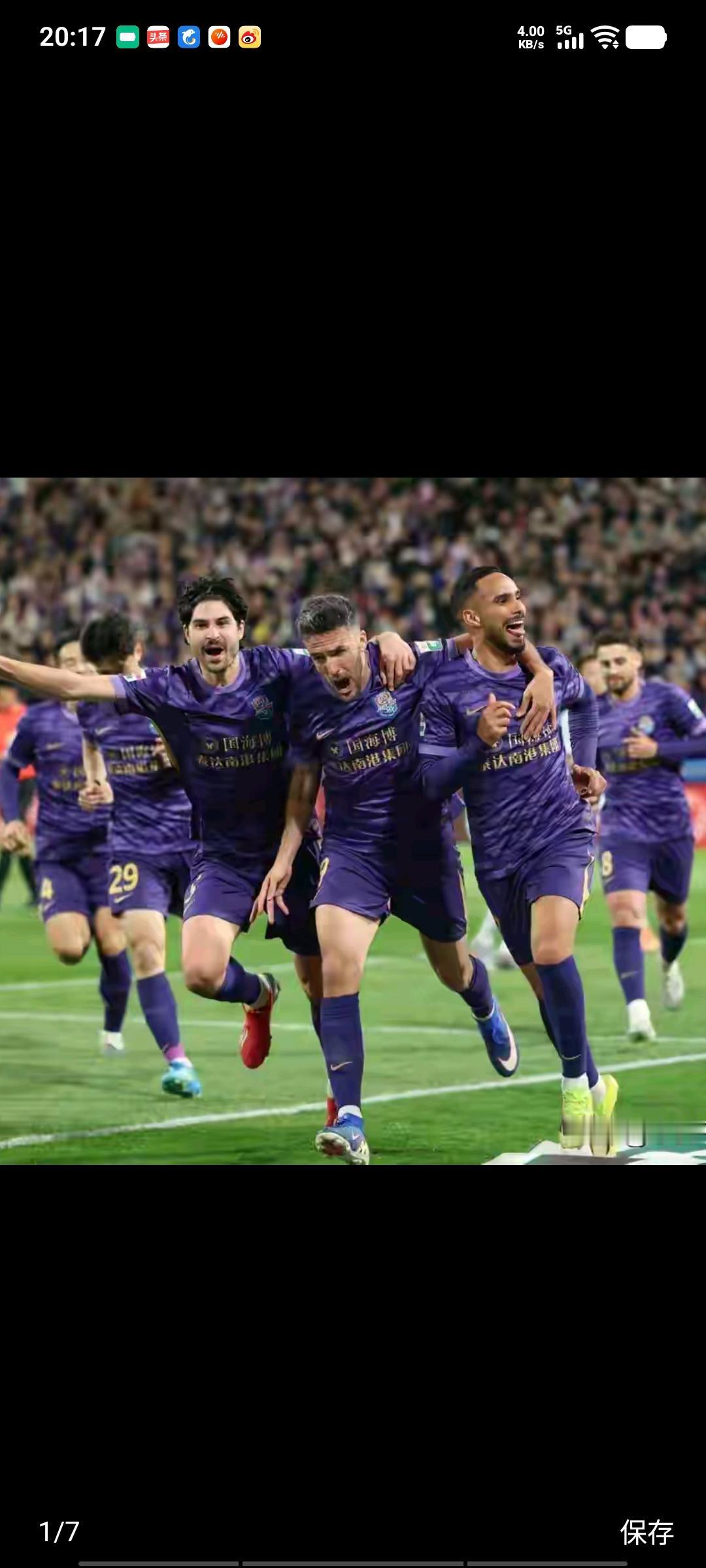 津门虎上半场0比0，青岛中柱弹出，天佑津门虎，要不0比1了，天津队大难不死，必有