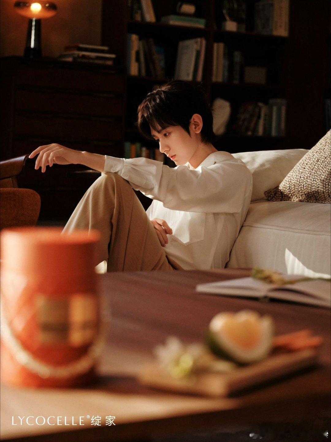 成毅绽家首位品牌全球代言人cy为成毅守护星愿他的每一个眼神都饱含万千故事，成毅的