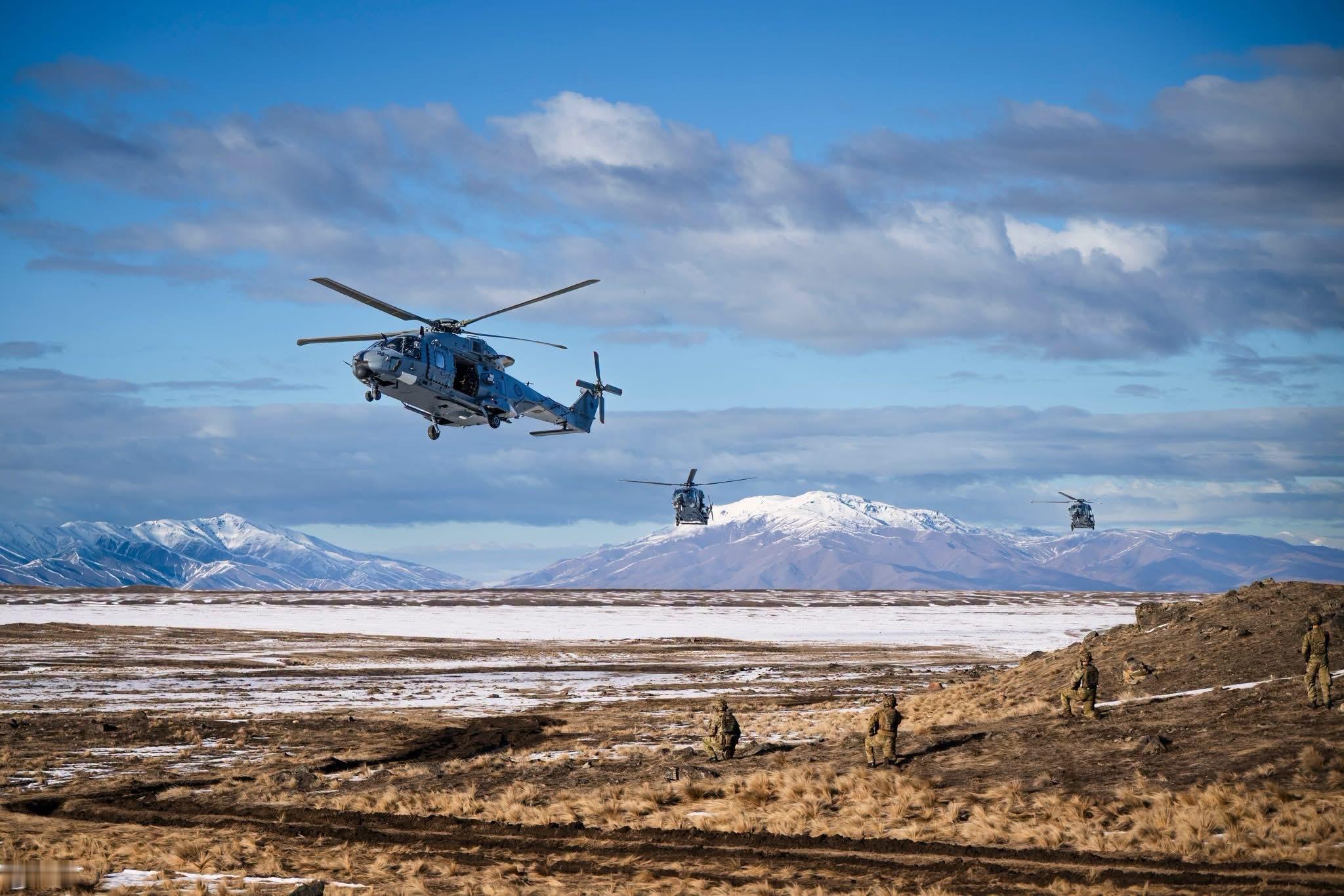 南阿尔卑斯山脉上空的鹰新西兰皇家空军（RNZAF）第3中队NH90旋翼视界军用飞