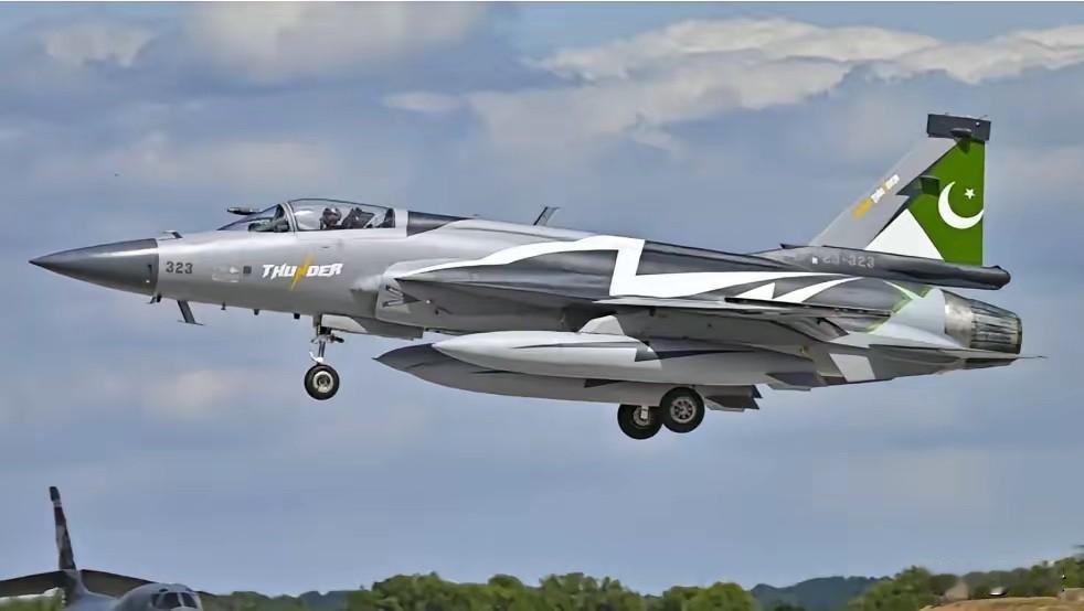 伊朗100架苏35、沙特48架F-35、巴铁40架歼35、印尼42架阵风、印度1