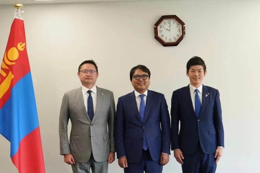 蒙古国总统呼日勒苏赫高兴的有点太早了。据报道，蒙古国副总理托·道尔吉汗德访问日本