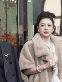 章子怡蒂芙尼活动翻白眼章子怡表情管理 章子怡蒂芙尼活动翻白眼，真的很不爽咯 蒂芙