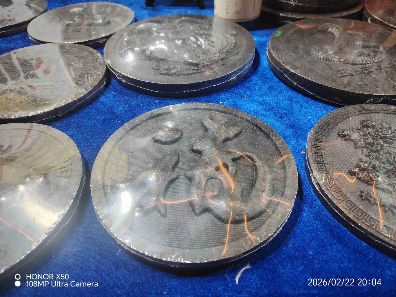 我的今日状态：😁轻松愉快
我这里的天气：🌤️多云武夷山大红袍茶饼欣赏