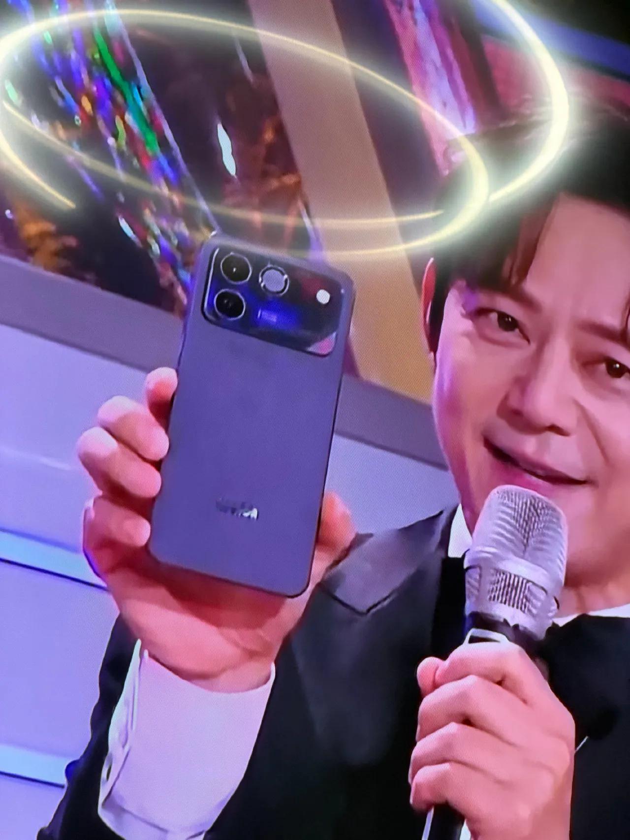 荣耀WIN自开售以来，在短时间内便刷新了荣耀同期产品的销量纪录！该机在京东自营店