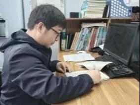 山东禹城外国语实验高中高三优秀教师风采：
1.​王延超|高三A部教管主任、数学教