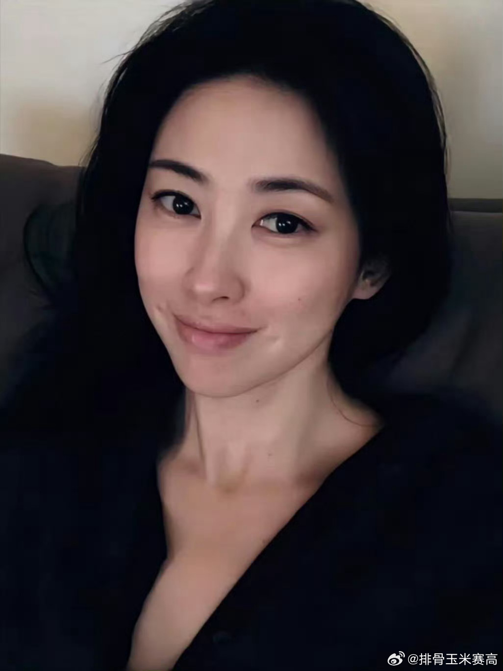 朱珠我的身上自带栗娜感 朱珠简直是栗娜本人！线下通透清醒，本人比剧中角色更有魅力