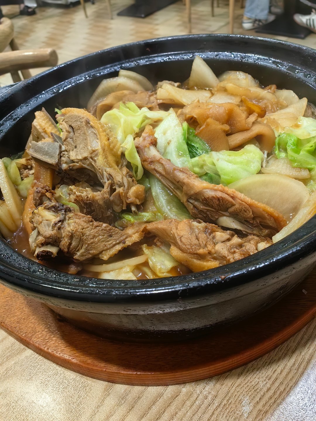 *在路上*正番鸭，据说比普通的鸭子更适合做姜母鸭...记得泉州的是干锅的，漳州这